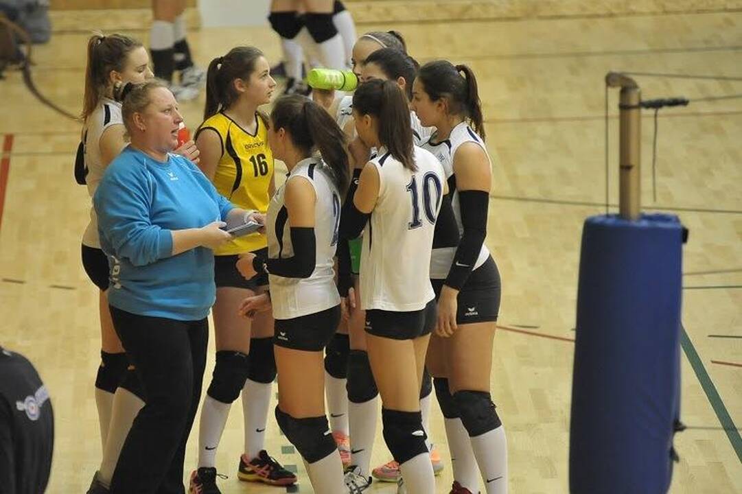 Lietuvos moterų tinklinio čempionate – Vilniaus komandų pergalės