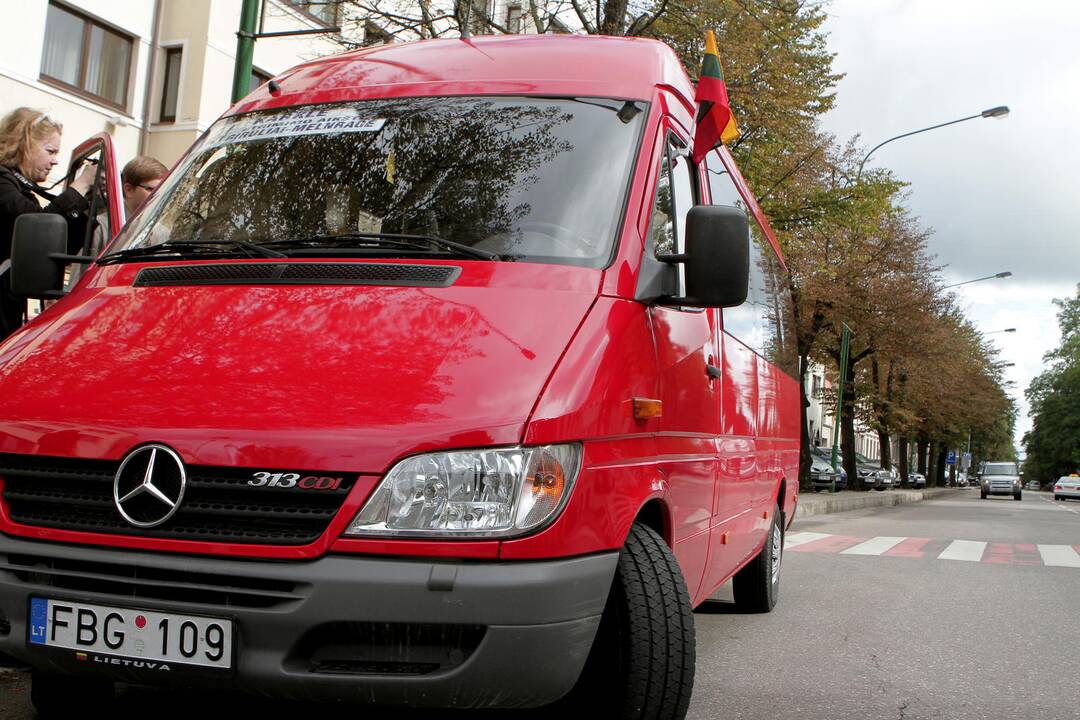 Transportas: nauju 29-uoju maršrutu veš mažieji raudoni autobusiukai.