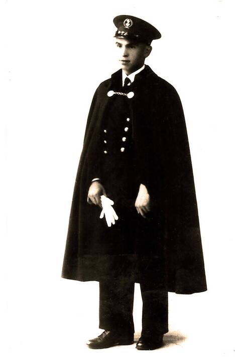 Vyčio Kryžiaus ordino Karininko kryžių po mirties, skirtą buvusiam antisovietinės ir antinacinės rezistencijos dalyviui R.B.Nakui, iš Prezidentės D.Grybauskaitės rankų atsiėmė kovotojo sūnus A.Nakas.