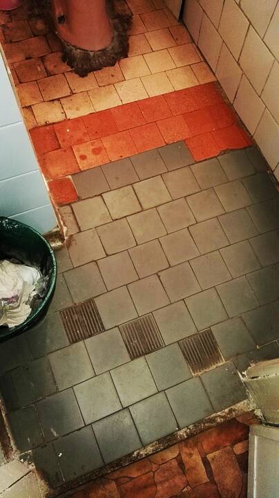Sanatorijoje "Palangos gintaras" egzistuoja dvejopi nemokamo gydymo standartai – už mokestį galima tikėtis ir prabangos, tačiau atvykus tik su gydytojo siuntimu – sovietmečio pledo.
