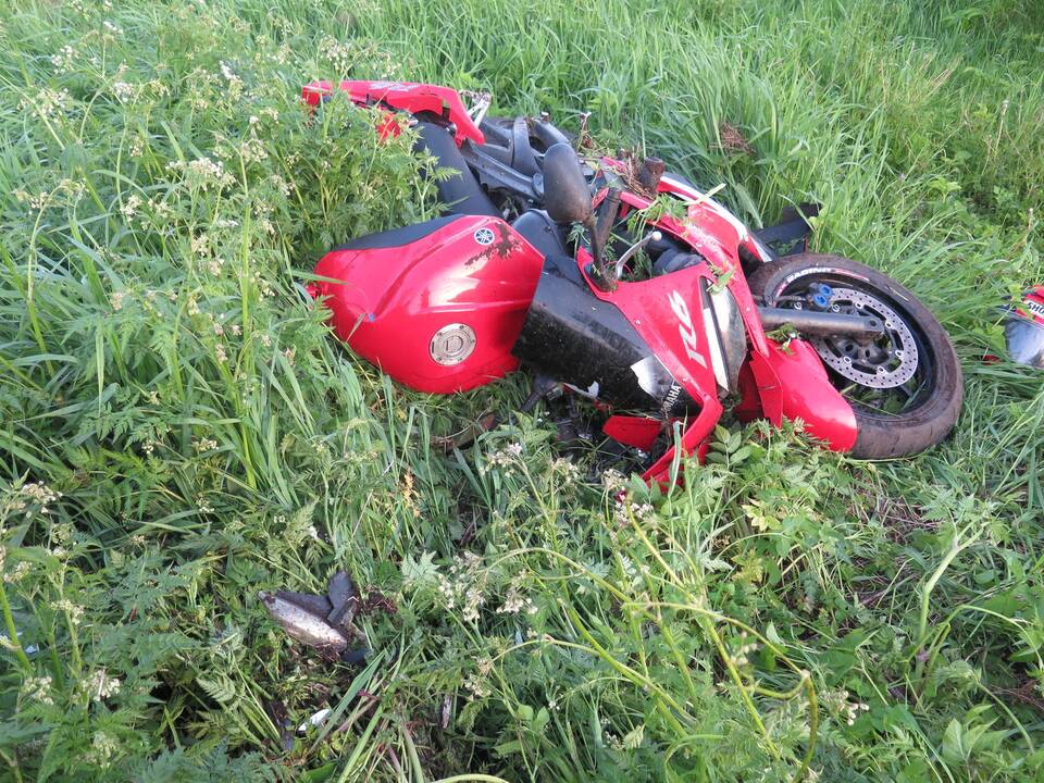 Įspūdingos nuo policijos sprukusio motociklininko gaudynės