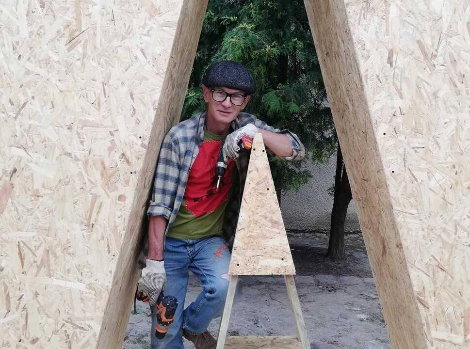 Instaliacija „Wall / Siena“: J. Štapakovo diskusija laisvės tema