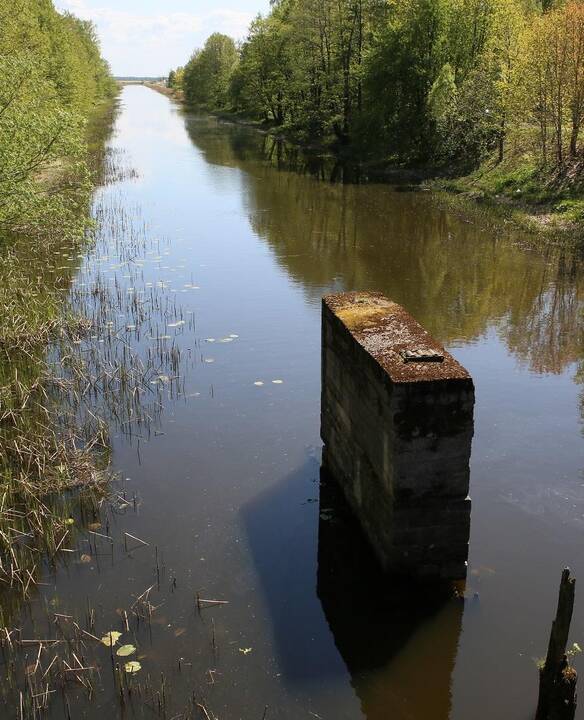 Turizmas: į Karaliaus Vilhelmo kanalą kartais įplaukia vienas kitas laivelis.