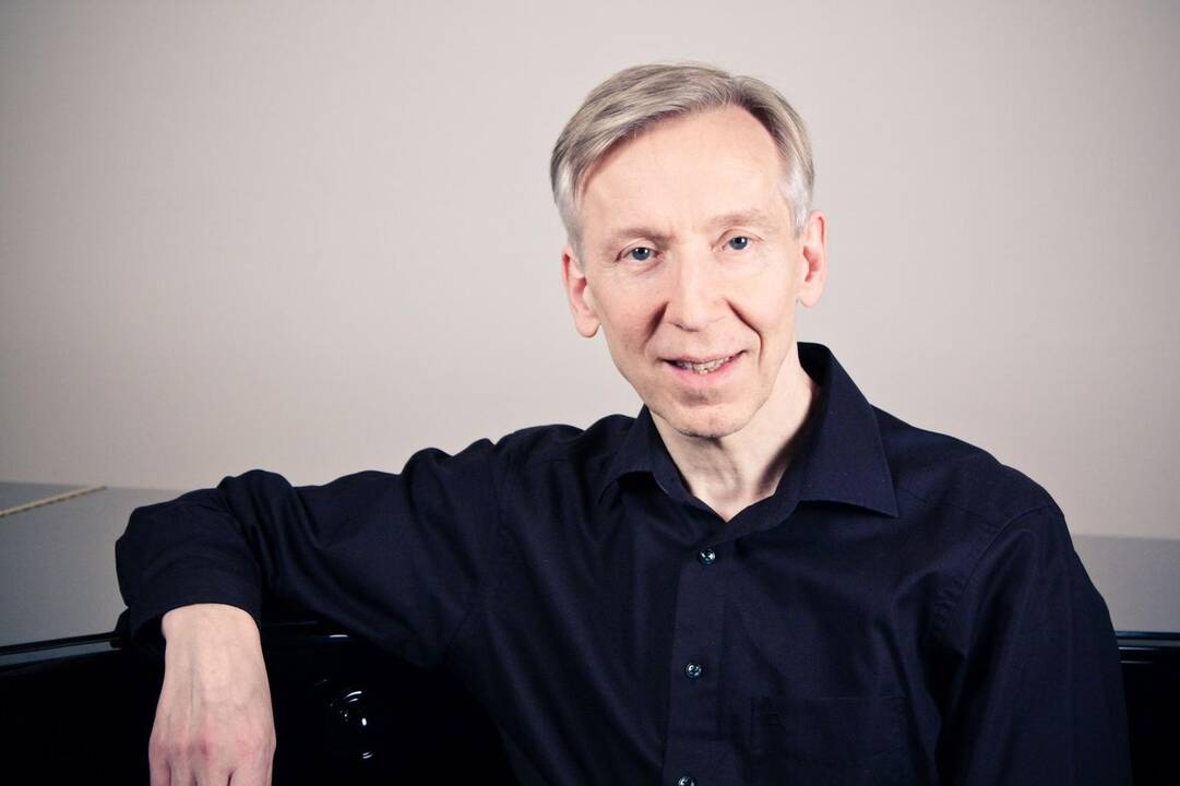 Smuikininkas: J.Sibeliaus Siuitos smuikui ir styginiams solo partiją grieš L.Valickas.