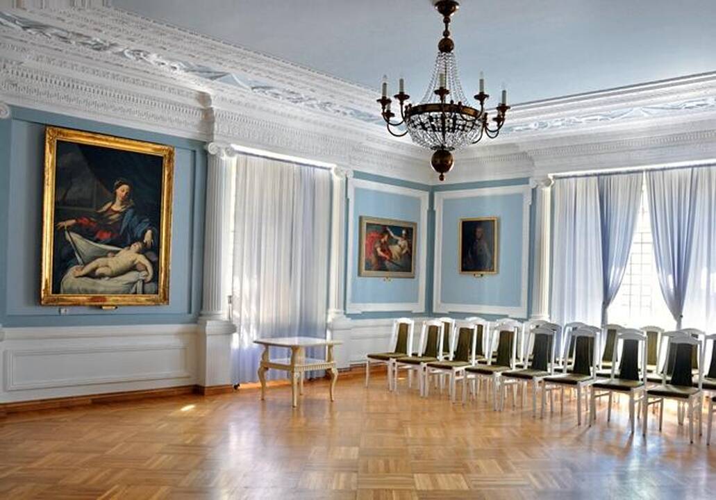Kretingos muziejaus Baltoji salė.
