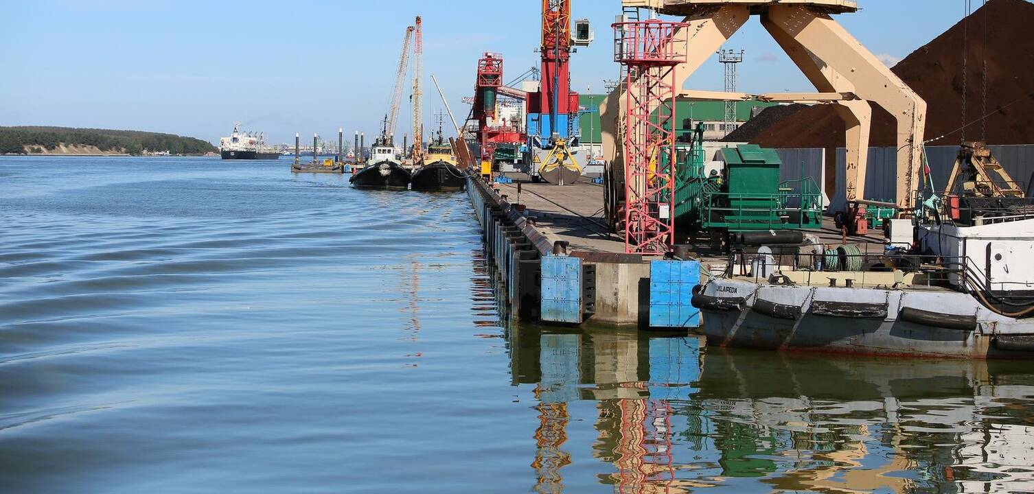 Vieta: uoste, ties „Kamineros krovinių terminalas“ naudojamomis krantinėmis.