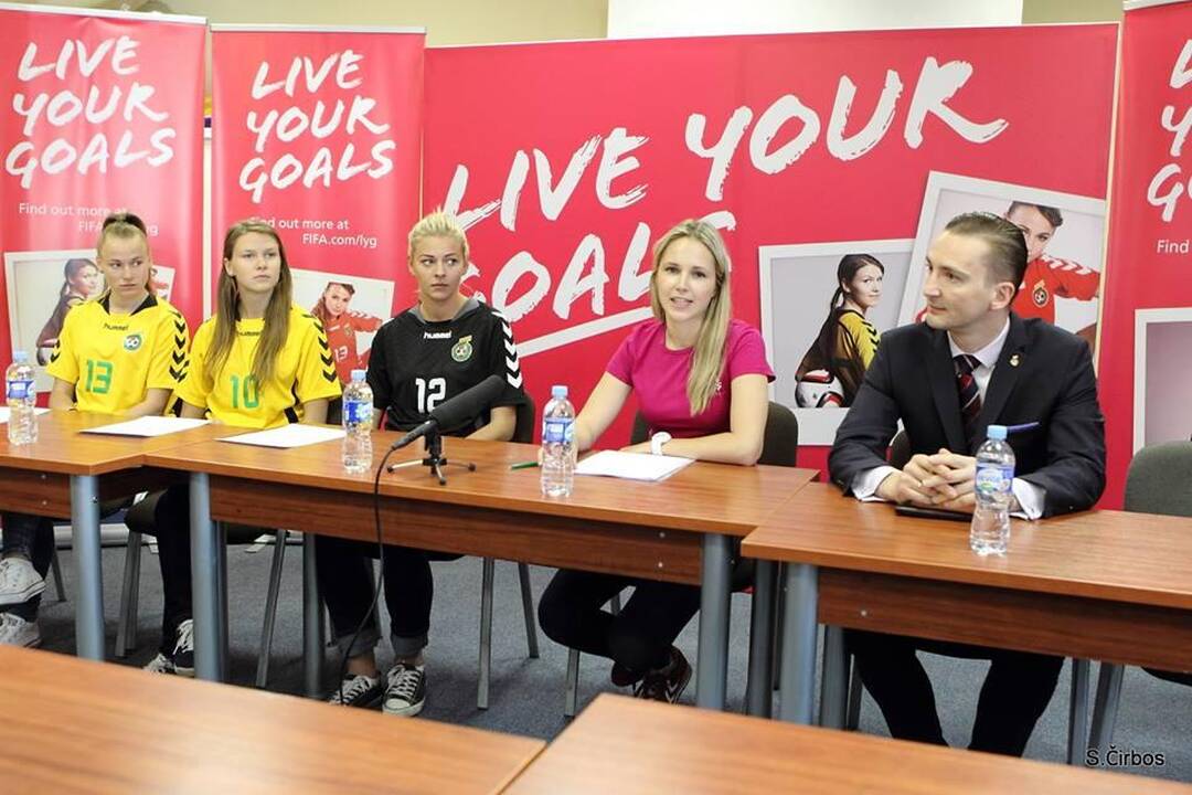 Lietuva prisijungė prie pasaulinės moterų futbolo kampanijos