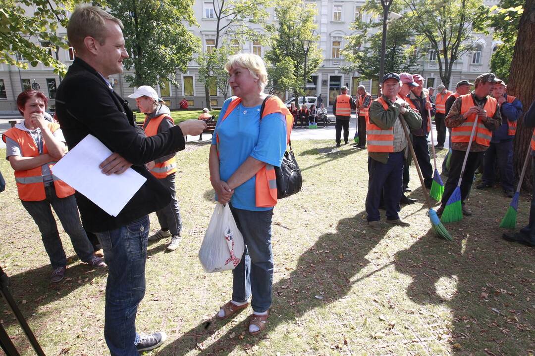 Kudirkos aikštėje - badaujančių kiemsargių protestas