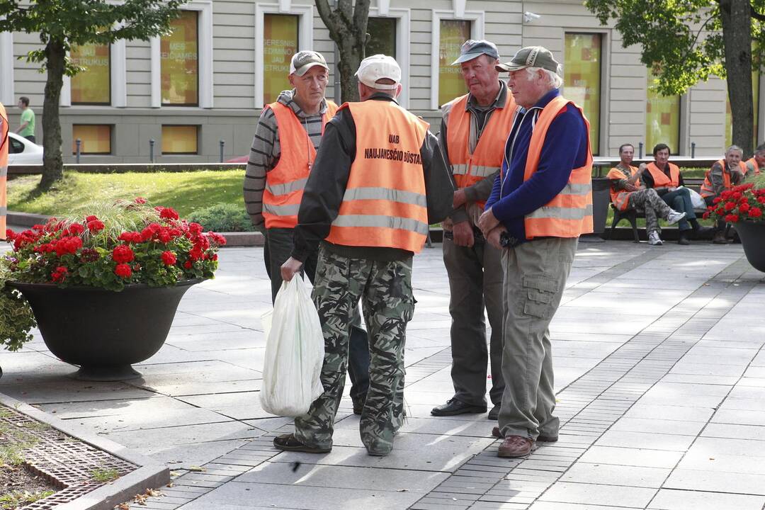 Kudirkos aikštėje - badaujančių kiemsargių protestas