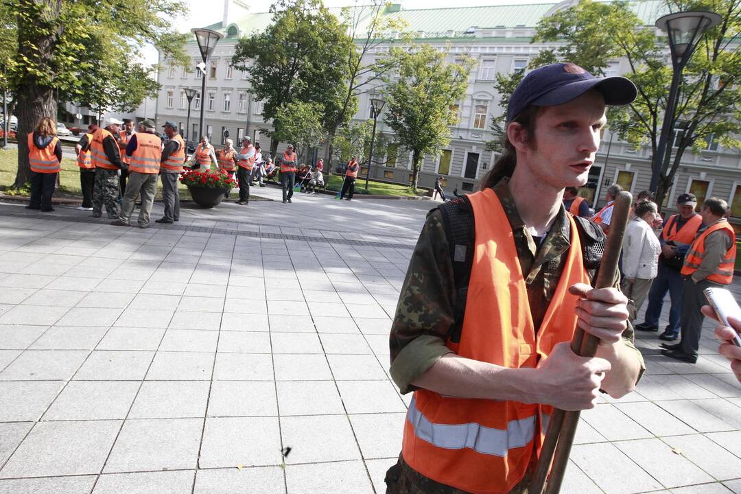 Kudirkos aikštėje - badaujančių kiemsargių protestas