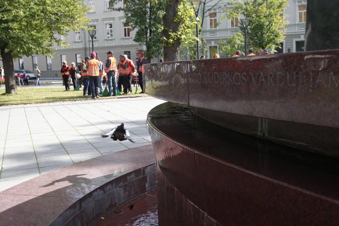 Kudirkos aikštėje - badaujančių kiemsargių protestas
