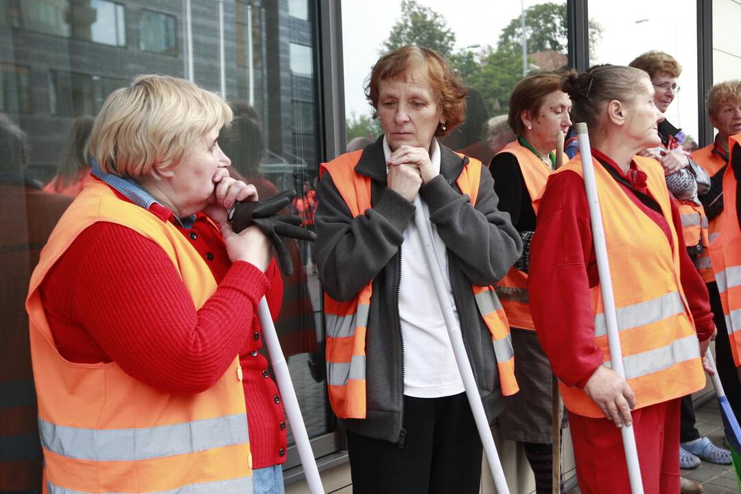 Kiemsargių streikas prie savivaldybės