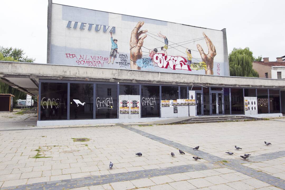 Suniokotas "Lietuvos" kinoteatras