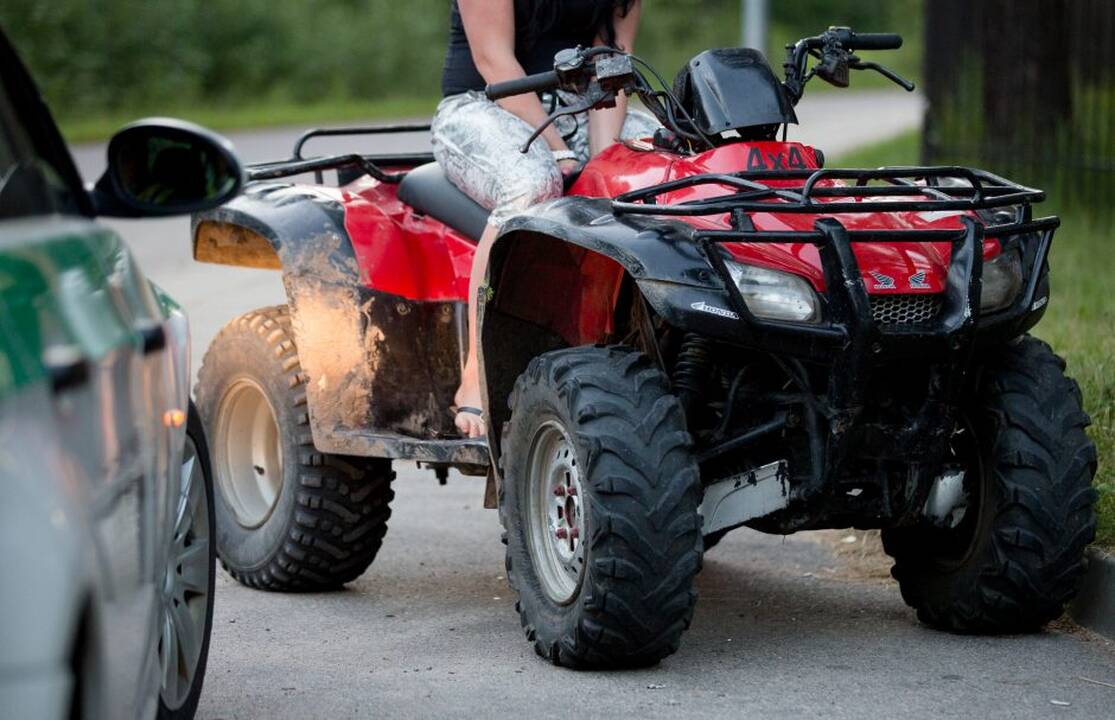 Šalčininkų rajone – neblaivaus vyro vairuojamo keturračio ir automobilio susidūrimas