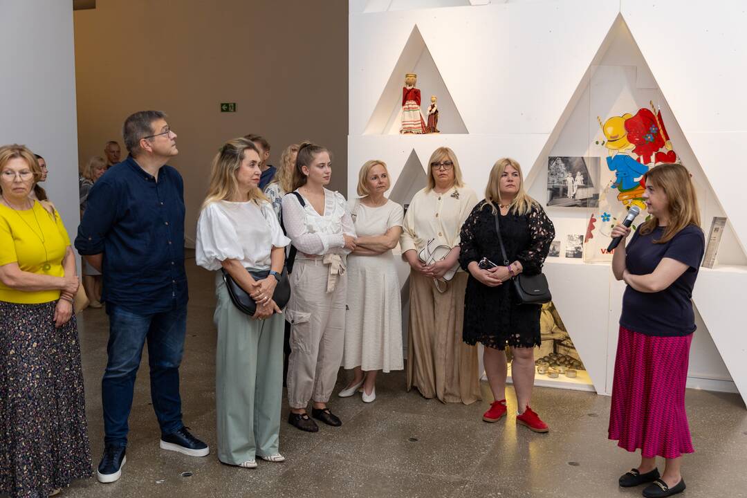 Vaikystės pusryčiai paveikslų galerijoje