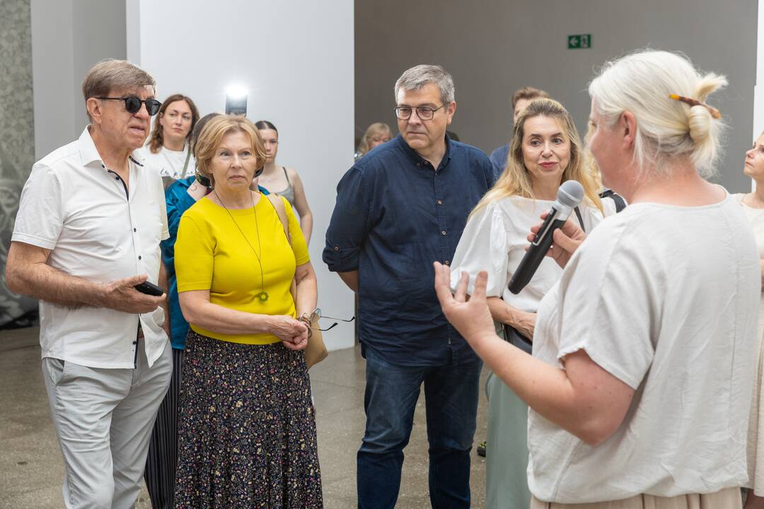 Vaikystės pusryčiai paveikslų galerijoje