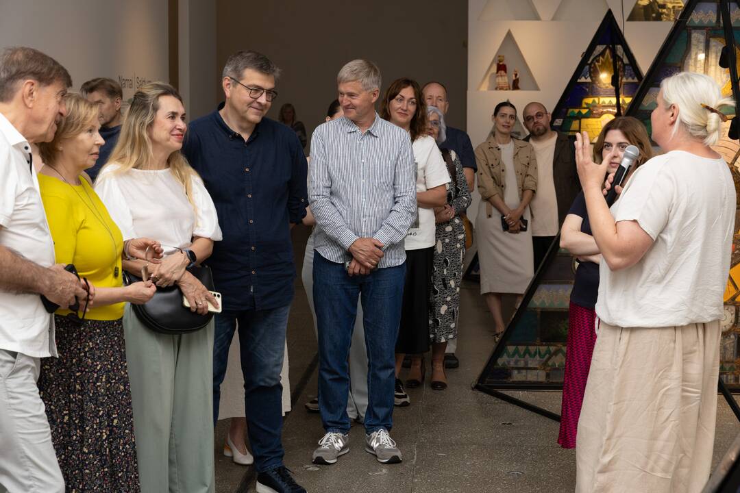 Vaikystės pusryčiai paveikslų galerijoje