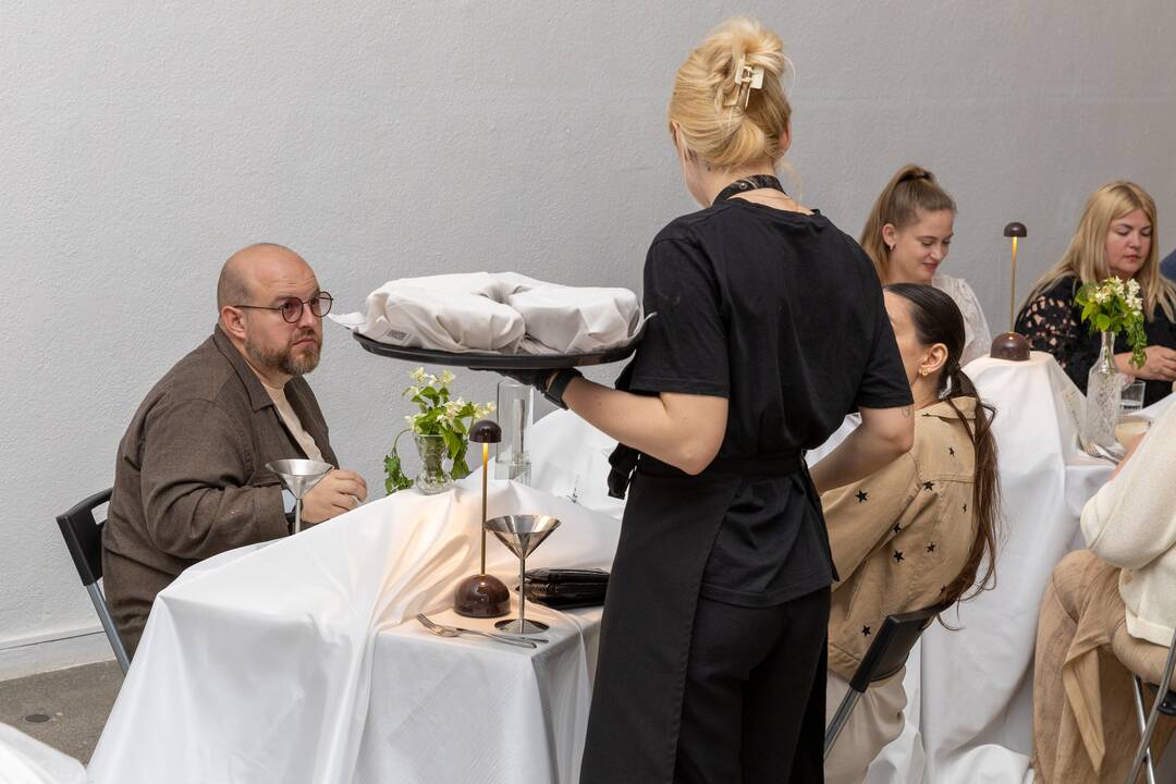 Vaikystės pusryčiai paveikslų galerijoje