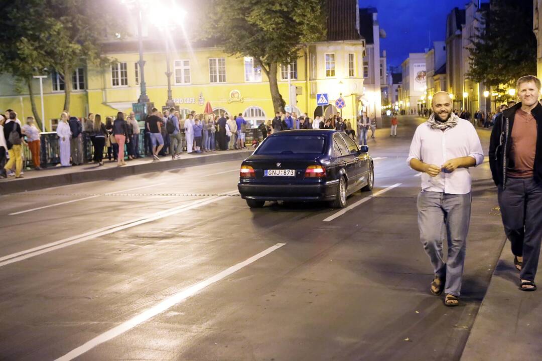 Naktinis gyvenimas senamiestyje verda