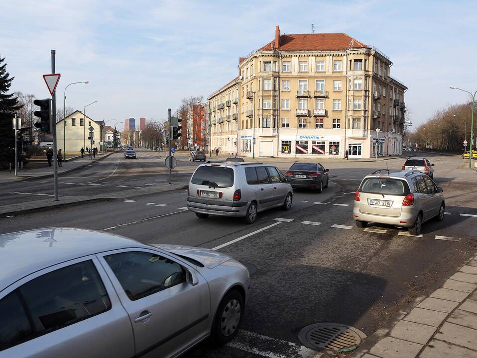 Uždarius Pilies tiltą eismo srautus bus bandoma valdyti žiedine sankryža