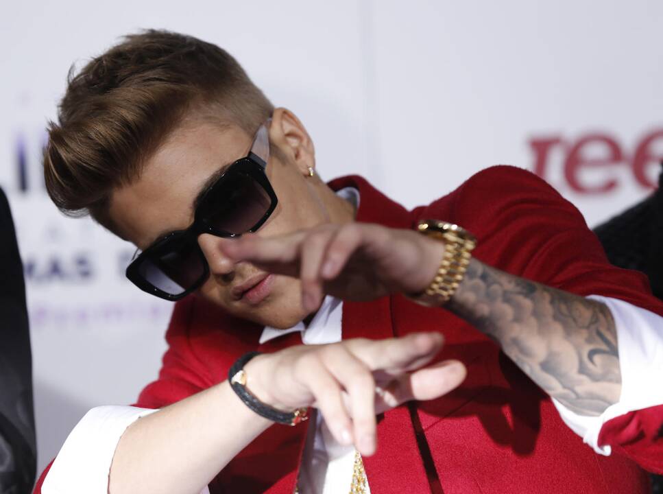 J. Bieberis atsiprašė dėl apsilankymo kontroversiškoje Japonijos šventykloje