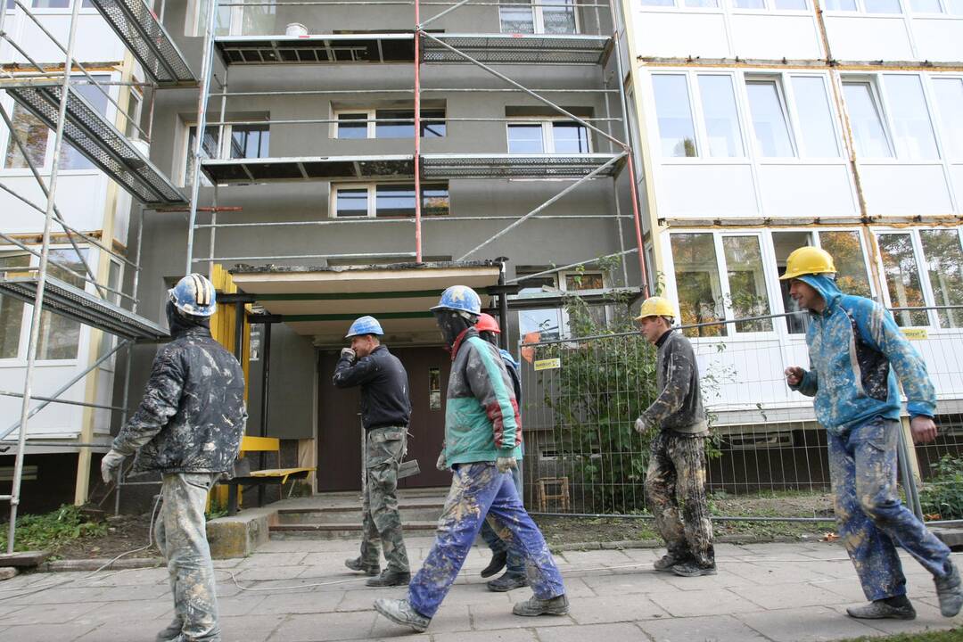 Statybos bendrovių pelnas ir pajamos tirpsta