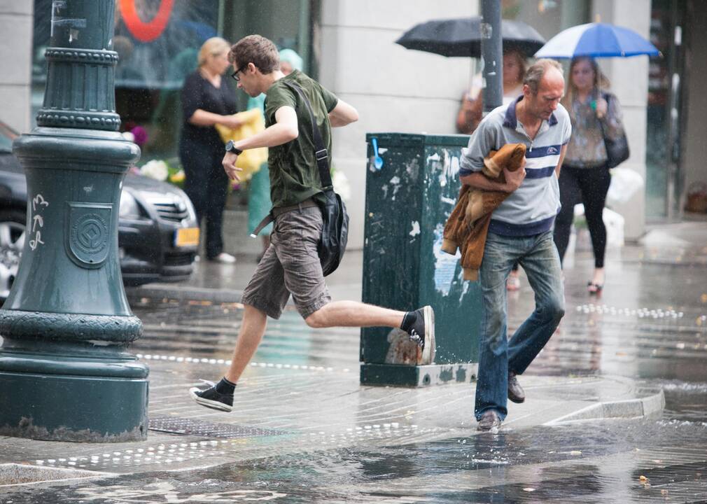 Kaip atpažinti ir įveikti žemą savivertę