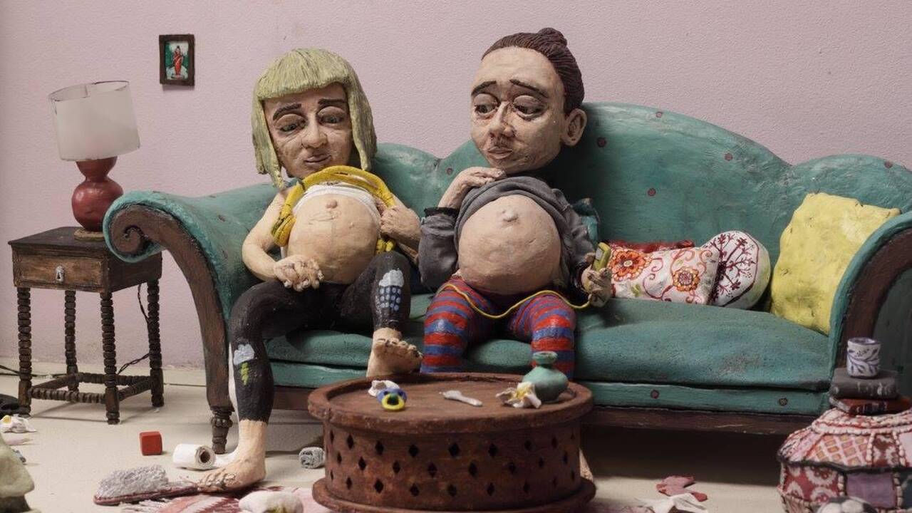 Kadras iš filmo „Moms On Fire“.
