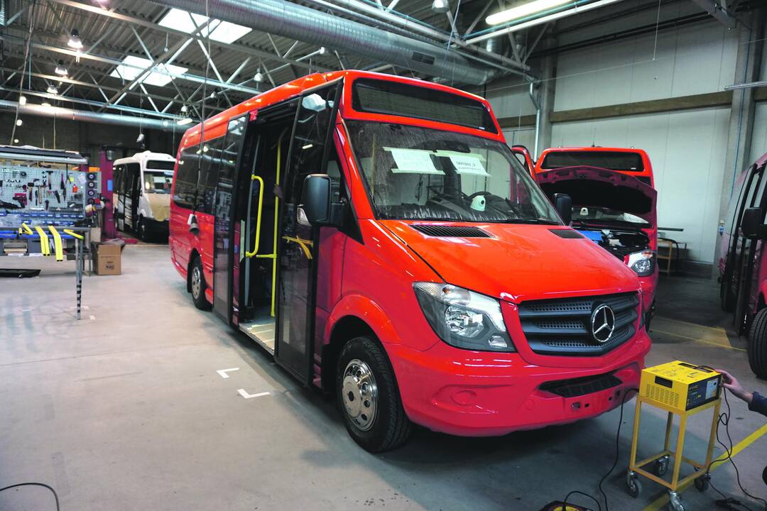 Į miesto gatves išriedės mažieji „Mercedes-Benz“ autobusai