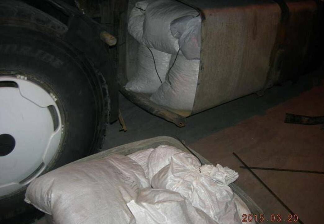 Rusas į Lietuvą bandė įvežti 285 kilogramus gintaro kontrabandos