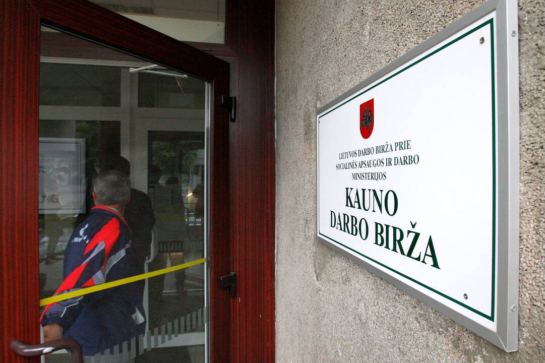 Kaune bedarbių gretos tirpsta lėtai