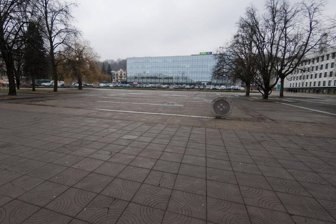 Sutarčiai dėl automobilių aikštelės po Vienybės aikšte pritaria ne visi