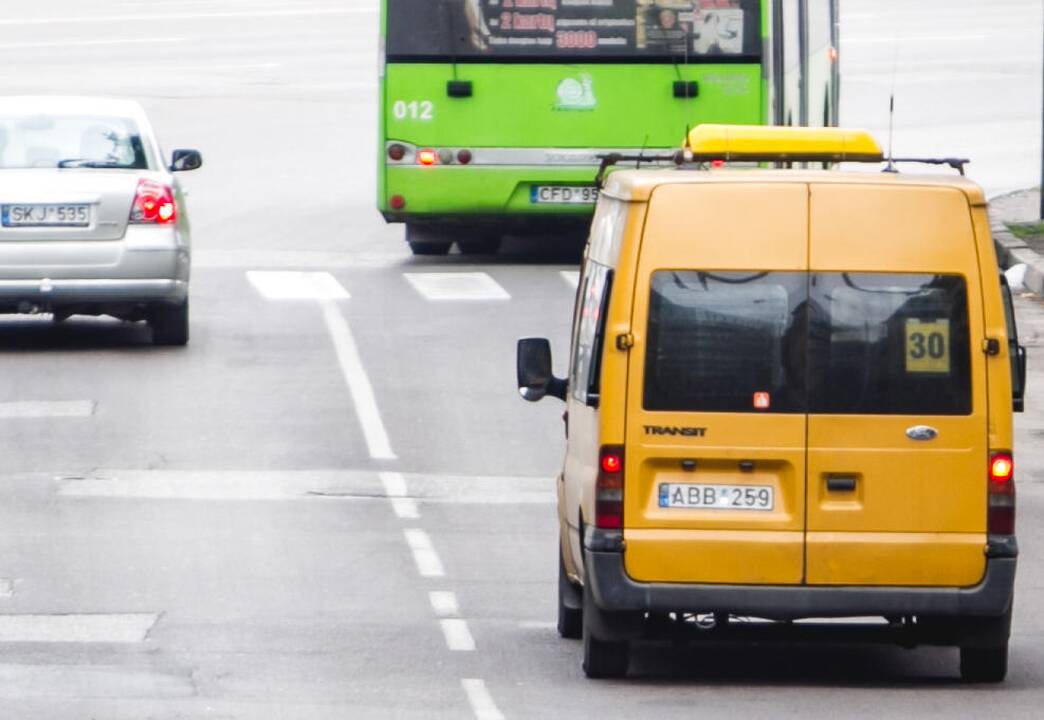 Taksi vairuotojams atėjo sunkūs laikai
