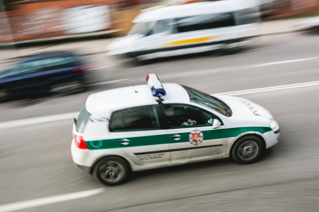 Kyšininkavimu įtariami Kauno patruliai – nušalinti nuo tarnybos