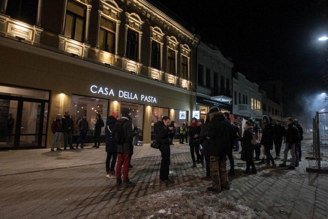 Teismas: piketas prie restorano „Casa Della Pasta” buvo neteisėtas