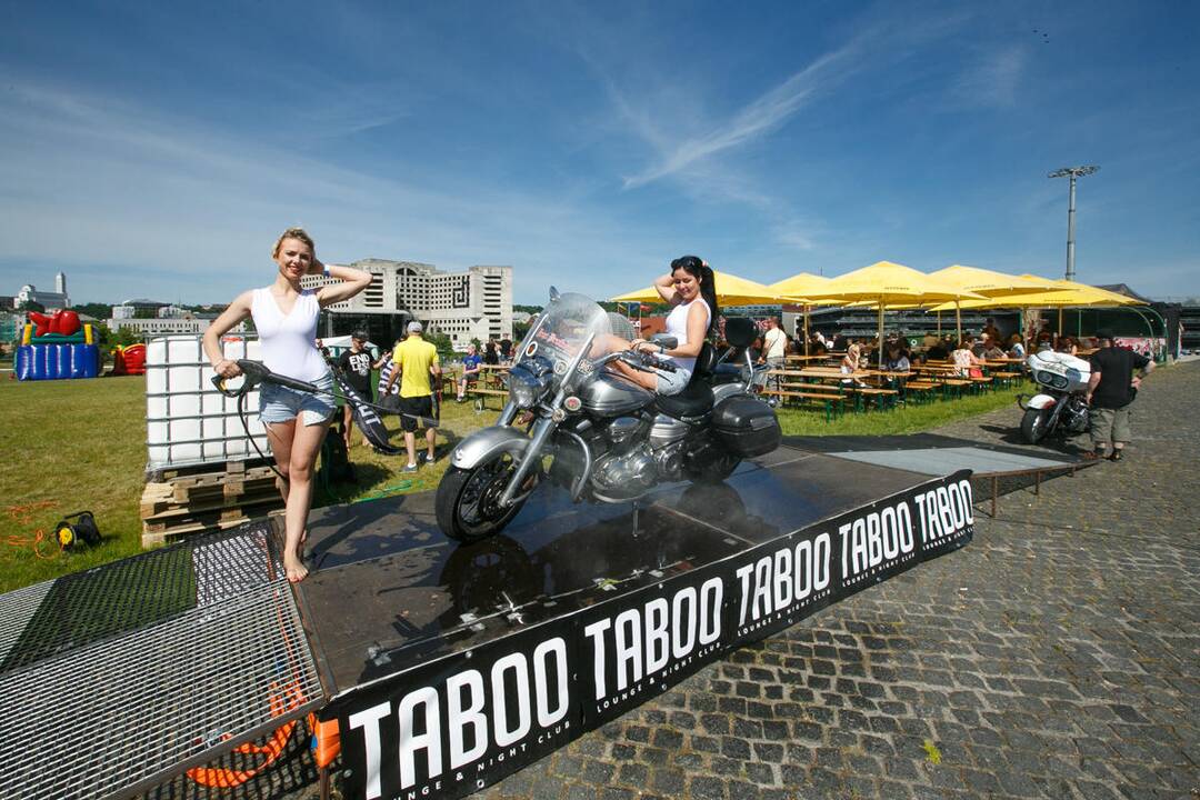 "Bike Show Millenium" Nemuno saloje