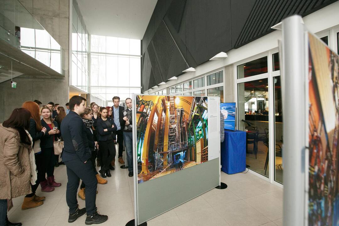 CERN paroda