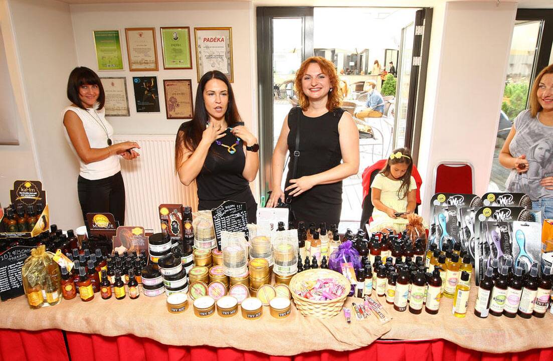 "Fashion bazaar" mados mugė