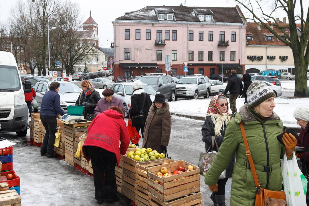 Ūkininkų turgelis prie Kauno pilies 