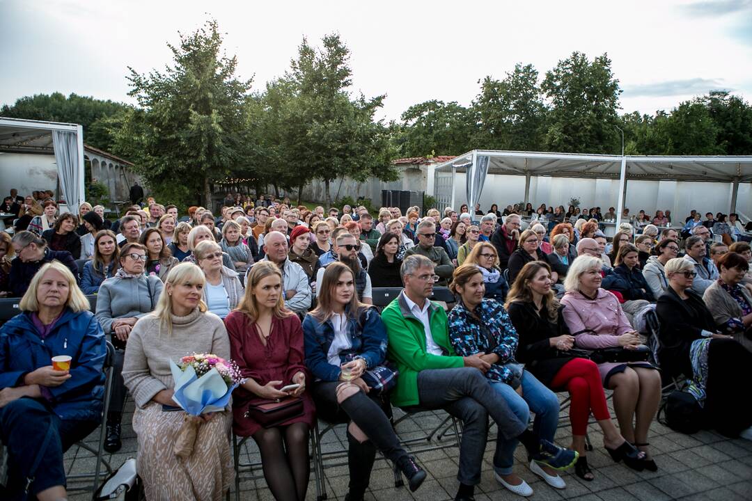 Pažaislio Liepų alėjos vakarai. Įžanginis „Purpurinio vakaro“ koncertas