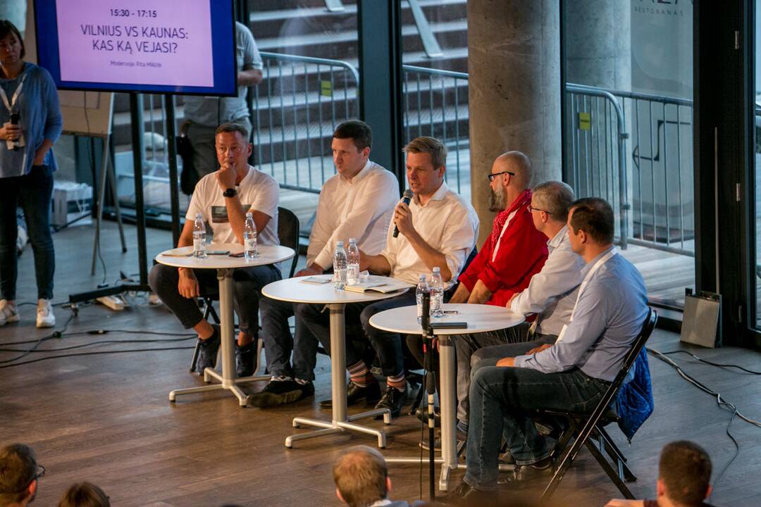 Diskusija : Vilnius vs Kaunas : kas ką vejasi?