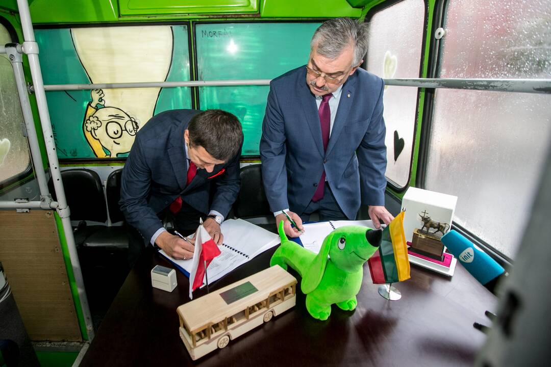 Pasirašyta sutartis dėl naujų troleibusų Kaune