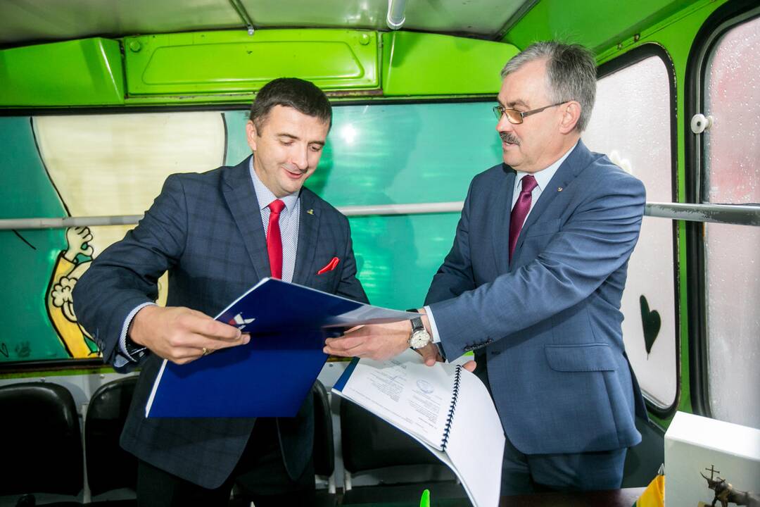 Pasirašyta sutartis dėl naujų troleibusų Kaune