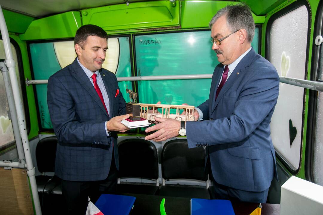 Pasirašyta sutartis dėl naujų troleibusų Kaune