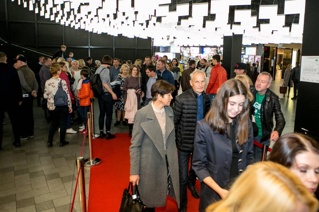 Išankstinė filmo "Tarp pilkų debesų" premjera Kaune
