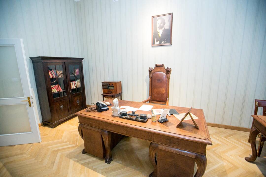 Parodos „Kuriančiajai Lietuvos diplomatijai – 100“ atidarymas