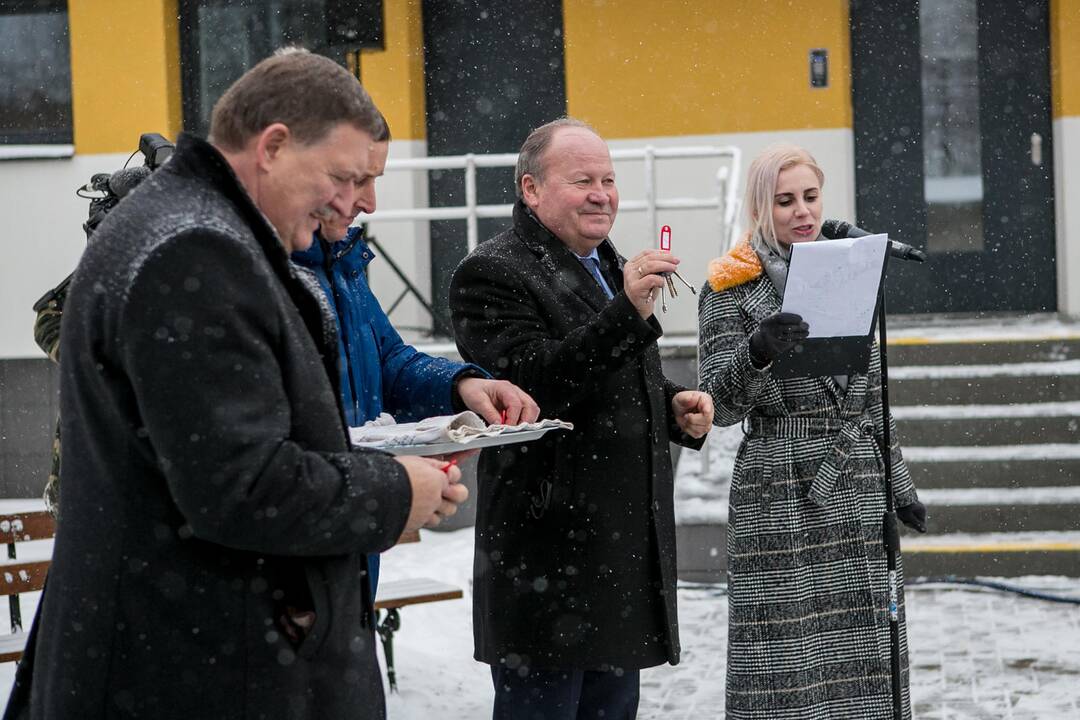 Naujai įrengti socialiniai būstai Bubiuose perduodami gyventojams
