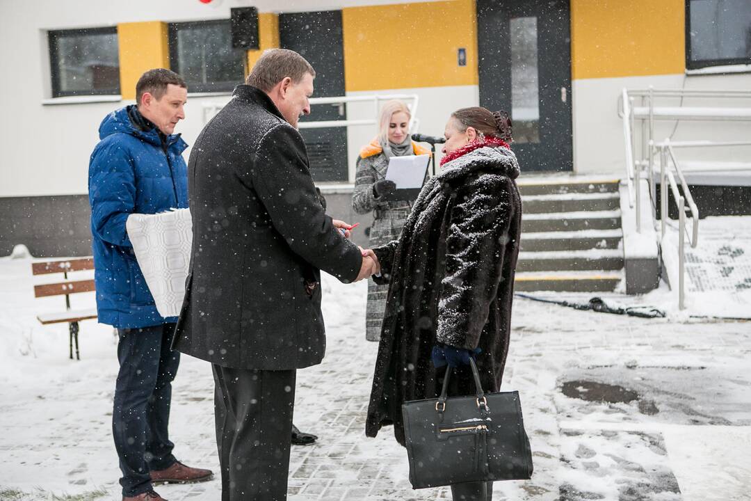 Naujai įrengti socialiniai būstai Bubiuose perduodami gyventojams