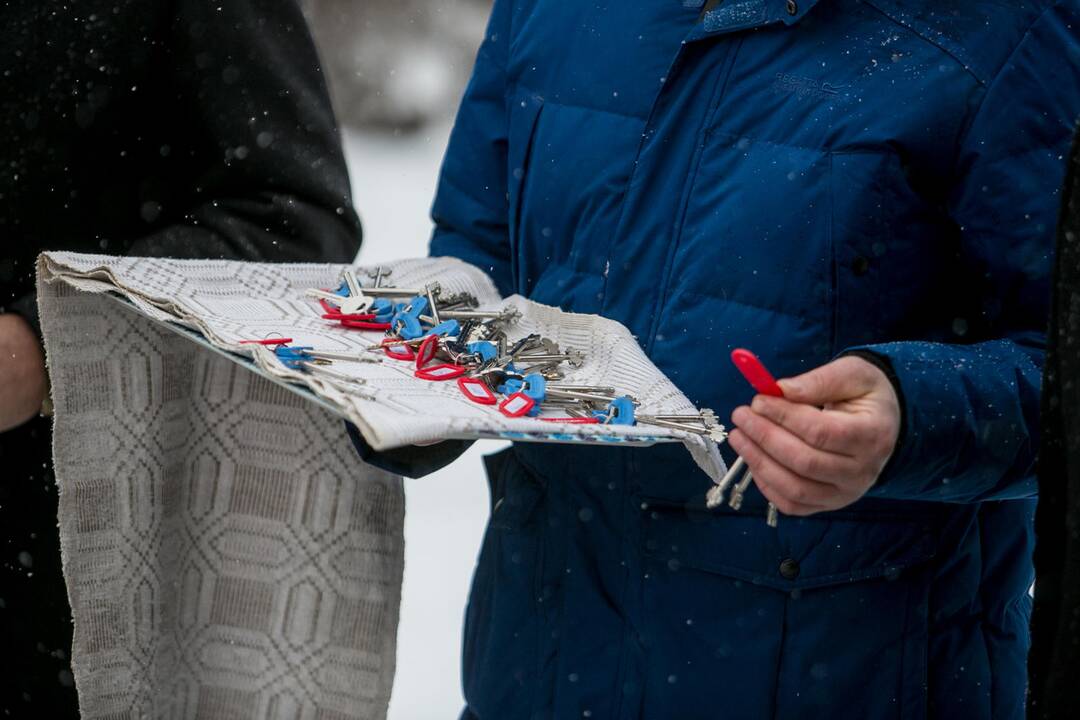 Naujai įrengti socialiniai būstai Bubiuose perduodami gyventojams