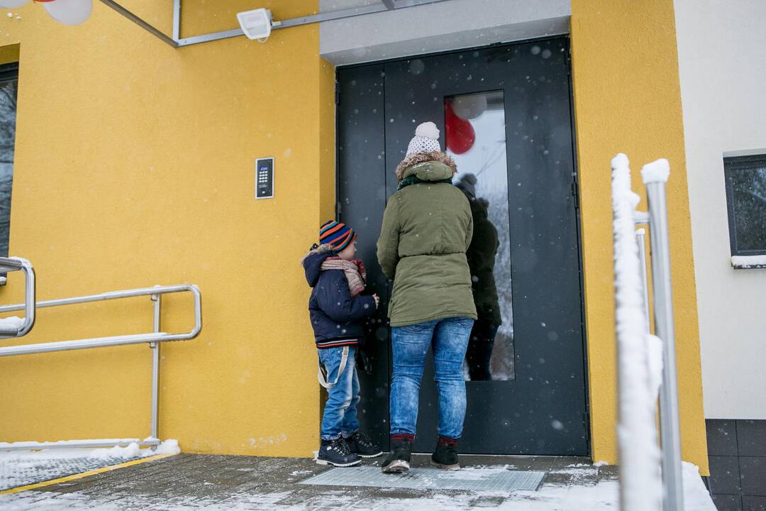 Naujai įrengti socialiniai būstai Bubiuose perduodami gyventojams